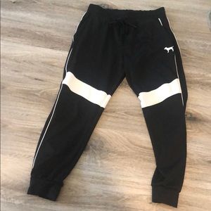 PINK v.s joggers